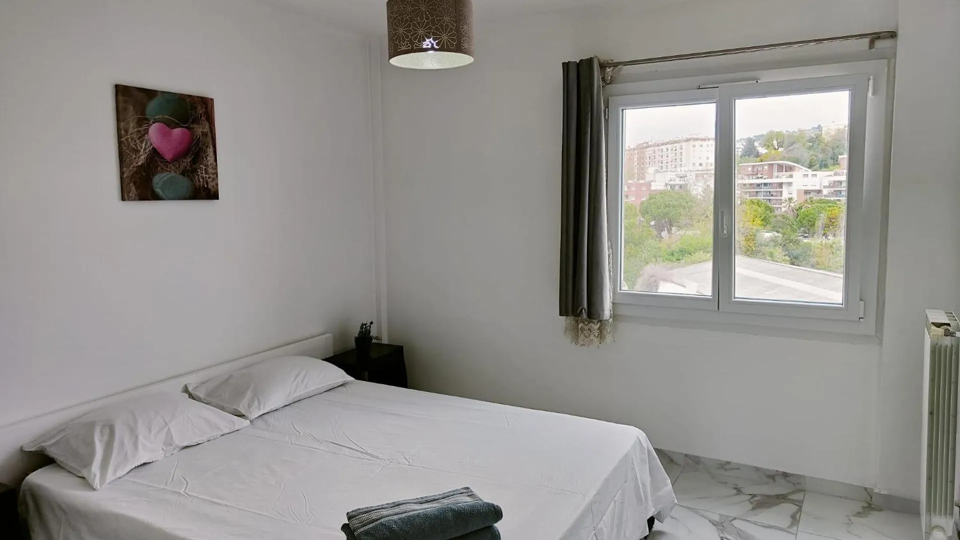 Spacieux 3 Chambres Et Balcon Nice