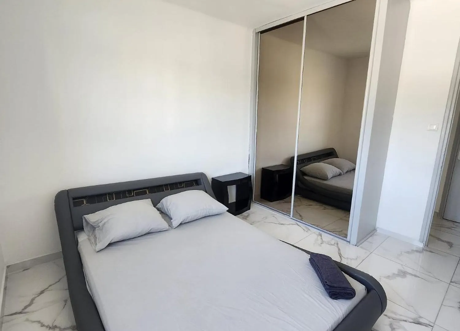 Spacieux 3 Chambres Et Balcon 니스 0*,  프랑스